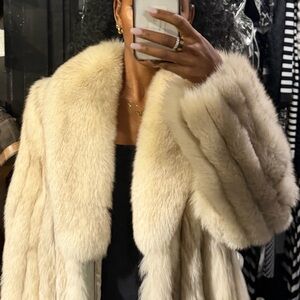 Meet your Posher, Amelia